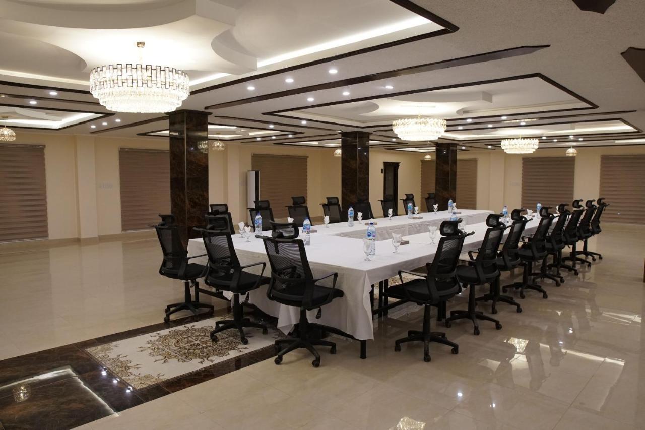 Swat Palace Hotel By Northin Mam Derai Extérieur photo